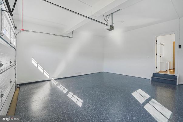 Garage, Interior
