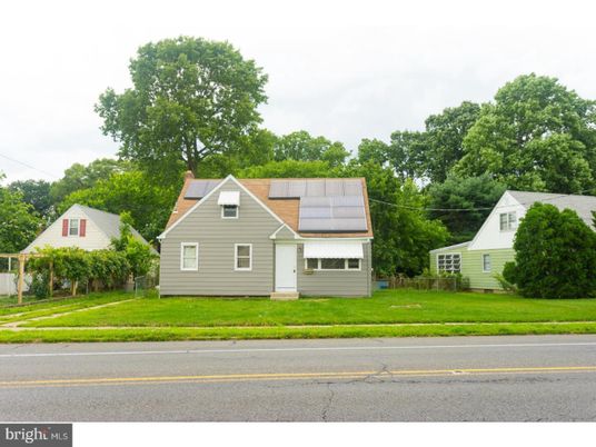 Exterior, Facade, Solar Panels, Farmhouse