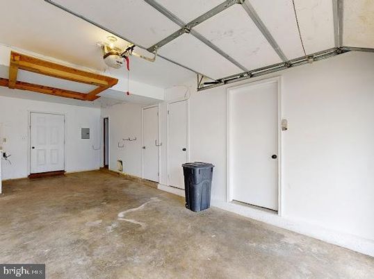 Garage, Interior