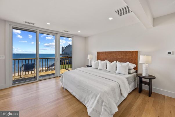 Bedroom, Interior, Recessed Lighting, Water, Wood Texture Flooring