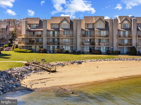 Exterior, Facade, Lake, Condo Building
