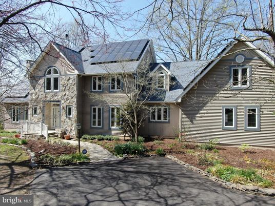 Exterior, Facade, Solar Panels, Queen Anne Victorian