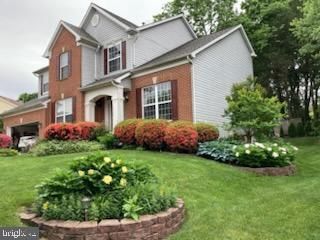 Backyard, Exterior, Facade, Brick Facade, Brick Traditional