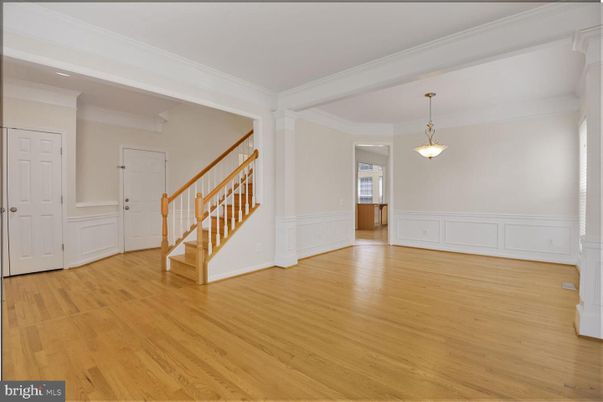 Empty room, Interior, Pendant Lights, Wood Texture Flooring