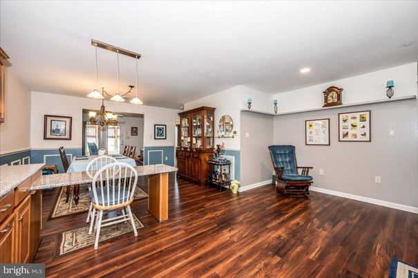 Chandelier, Dining room, Interior, Recessed Lighting, Wood Texture Flooring