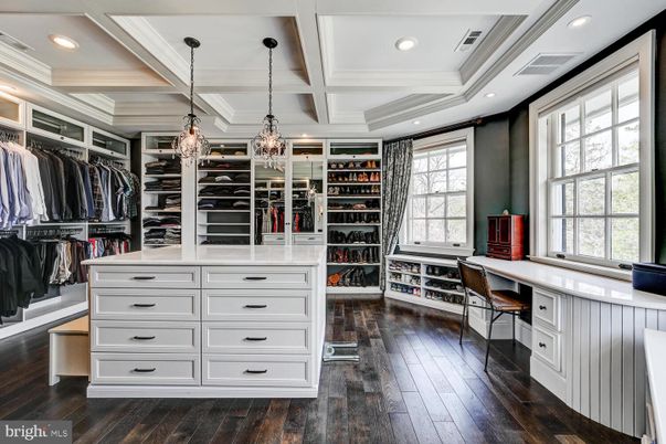 Interior, Pendant Lights, Recessed Lighting, Walk-in Closets, Wood Texture Flooring