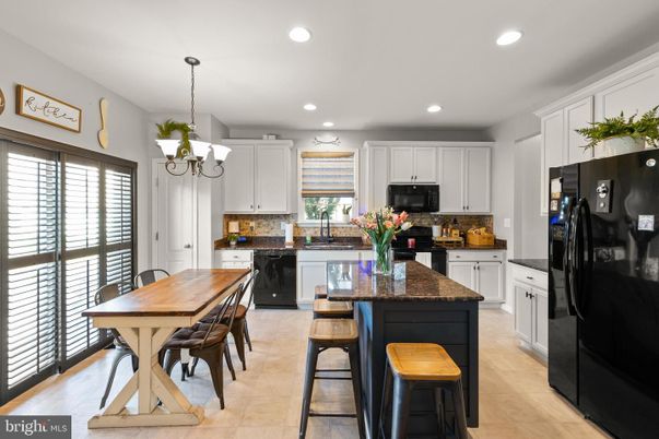 Chandelier, Dining room, Interior, Kitchen, Recessed Lighting