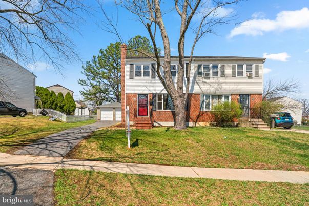 Detached Garage, Exterior, Facade, Brick Facade, Raised Ranch