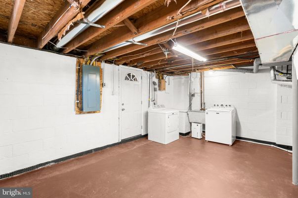 Interior, Washer, Wooden Beams, Wooden Ceilings