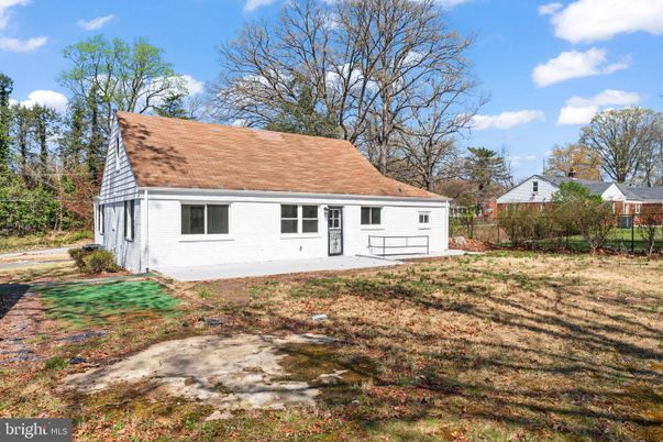 Backyard, Detached Garage, Exterior