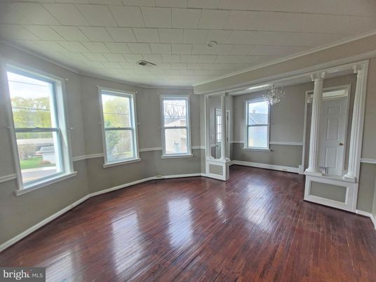 Chandelier, Empty room, Interior, Wood Texture Flooring