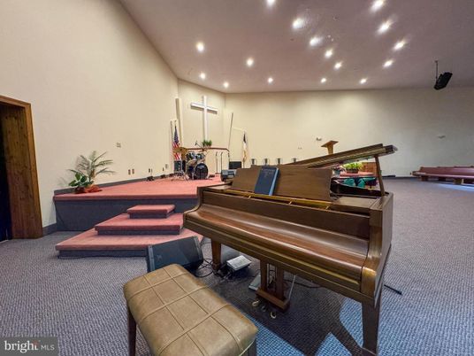 Game Room, Interior, Piano, Recessed Lighting