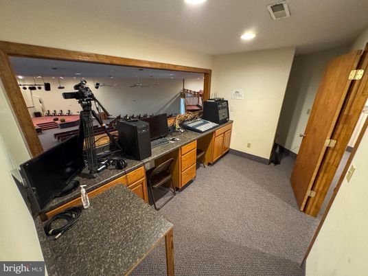 Fitness Equipment, Interior, Recessed Lighting