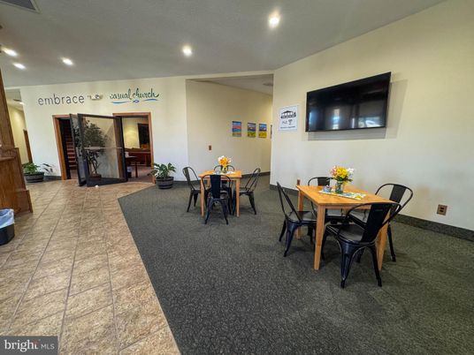 Dining room, Interior, Recessed Lighting