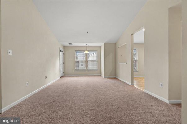 Empty room, Interior, Pendant Lights