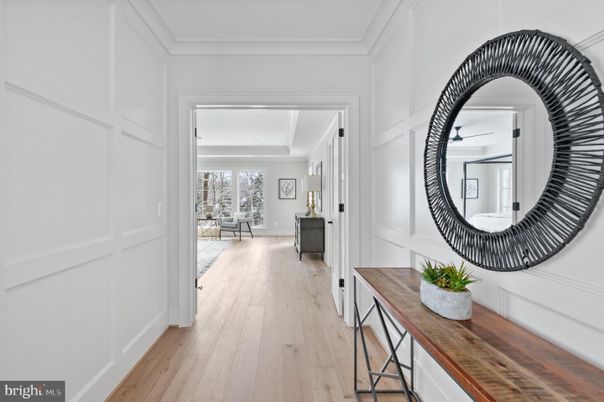 Interior, Pendant Lights, Wood Texture Flooring