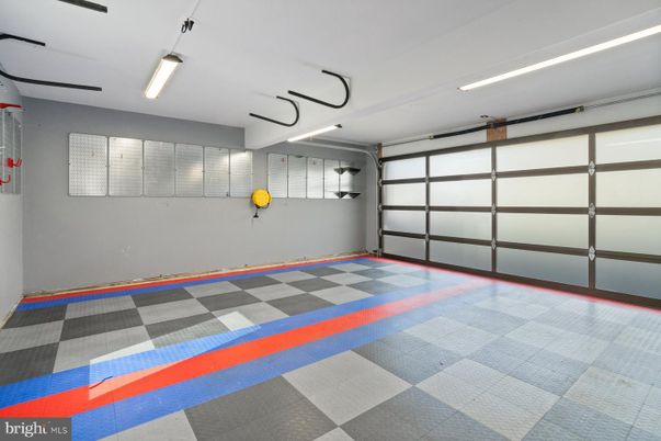 Garage, Interior
