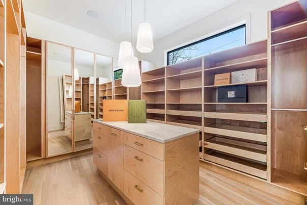 Interior, Pendant Lights, Walk-in Closets, Wood Texture Flooring