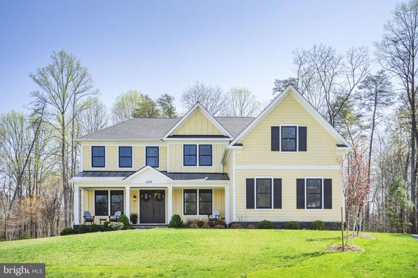 Exterior, Facade, Farmhouse