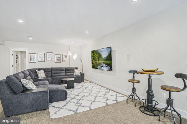 Interior, Living room, Pendant Lights, Recessed Lighting