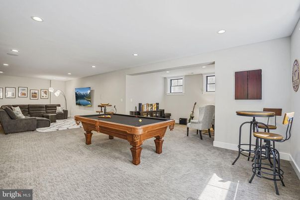 Billiard Table, Game Room, Interior, Living room, Pendant Lights, Recessed Lighting