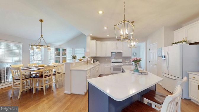 Dining room, Interior, Kitchen, Pendant Lights, Recessed Lighting, Stainless Steel Appliances, Wood Texture Flooring