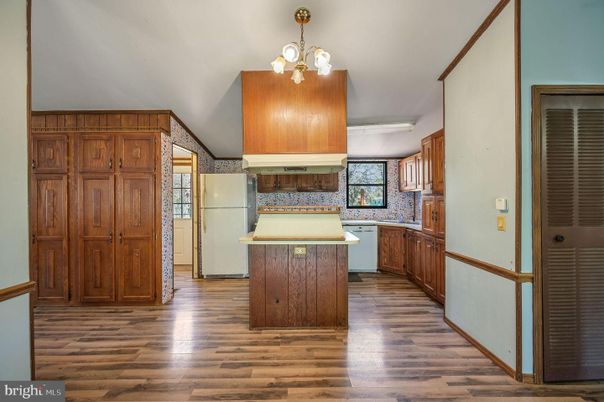 Chandelier, Interior, Kitchen, Wood Texture Flooring