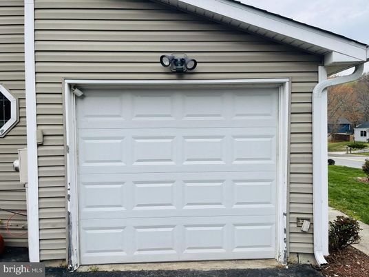 Detached Garage, Exterior
