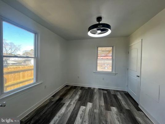Empty room, Interior, Pendant Lights, Wood Texture Flooring