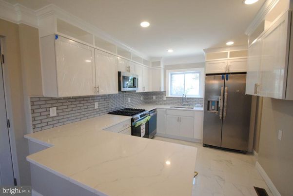 Interior, Kitchen, Marble, Recessed Lighting, Stainless Steel Appliances