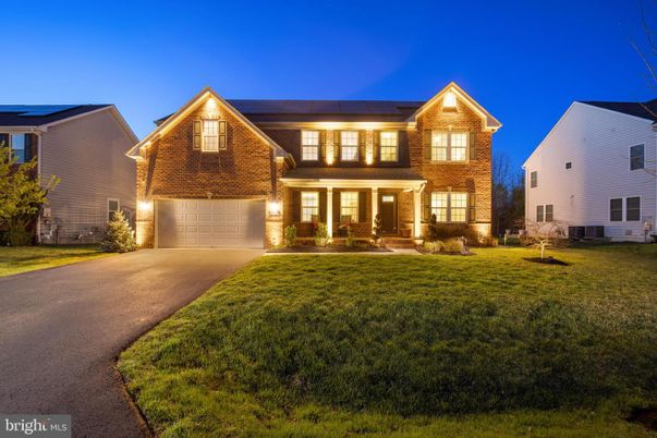 Attached, Exterior, Facade, Brick Traditional