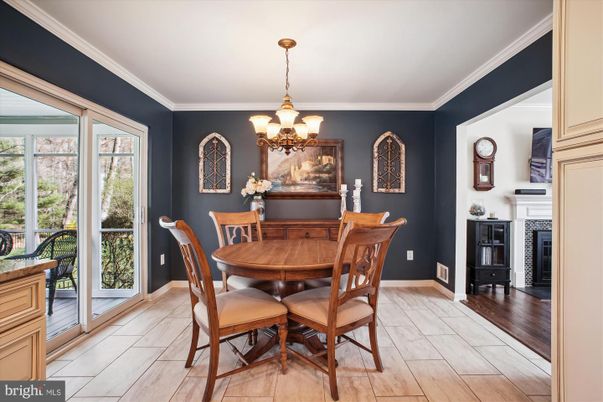 Chandelier, Dining room, Fireplace, Interior, Wood Texture Flooring