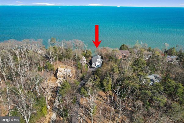 Exterior, Lake