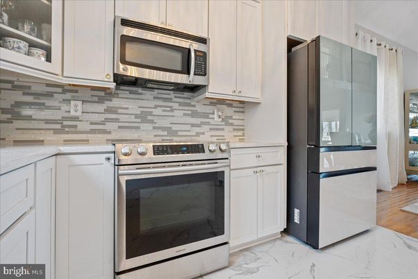 Interior, Kitchen, Marble, Stainless Steel Appliances