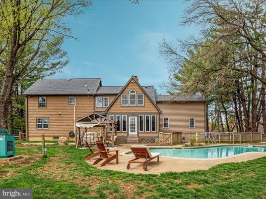 Backyard, Exterior, Pool
