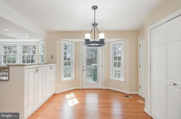 Interior, Pendant Lights, Recessed Lighting, Wood Texture Flooring
