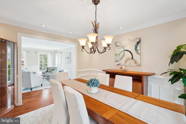 Chandelier, Dining room, Interior, Living room, Recessed Lighting, Wood Texture Flooring