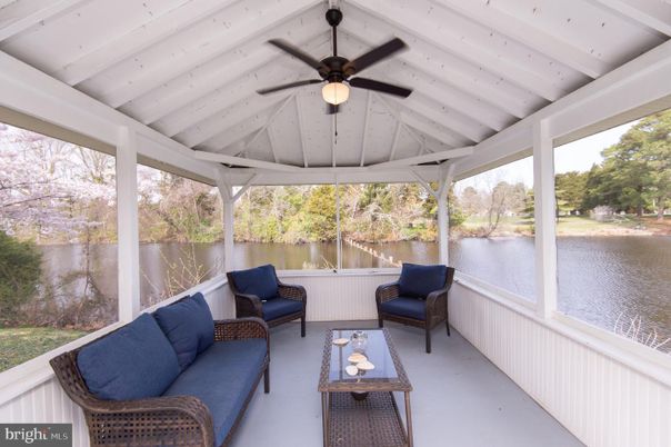 Interior, Living room, Sun Room, Water