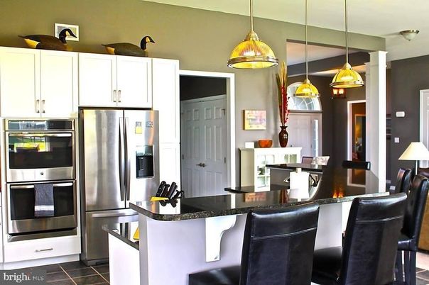 Dining room, Interior, Kitchen, Pendant Lights, Stainless Steel Appliances