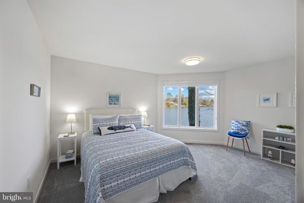 Bedroom, Interior, Water