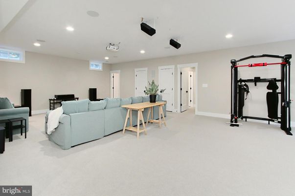 Fitness Equipment, Interior, Living room, Recessed Lighting