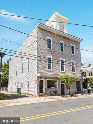 Exterior, Facade, Georgian