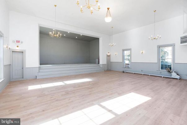 Chandelier, Empty room, Interior, Pendant Lights, Wood Texture Flooring