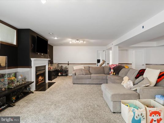 Fireplace, Interior, Living room, Recessed Lighting