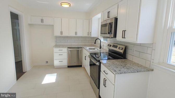 Interior, Kitchen, Stainless Steel Appliances