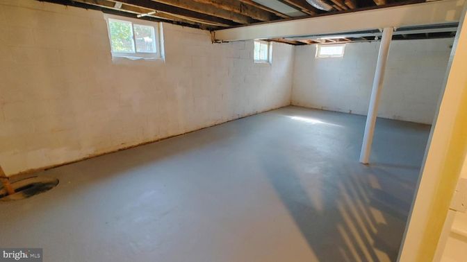 Empty room, Interior, Wooden Beams