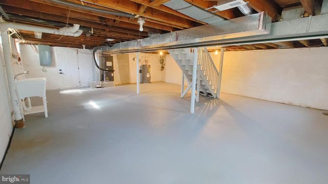 Empty room, Interior, Wooden Beams