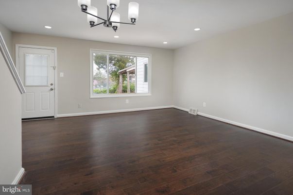 Chandelier, Empty room, Interior, Recessed Lighting, Wood Texture Flooring