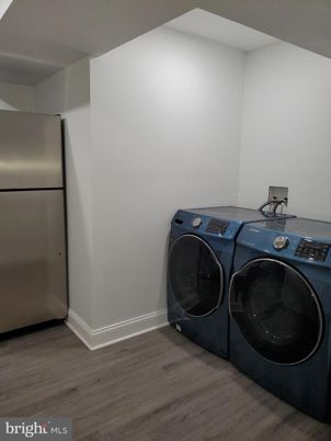Interior, Washer, Wood Texture Flooring