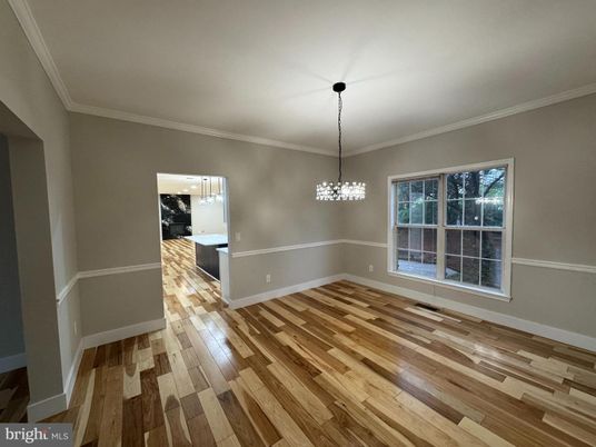 Chandelier, Empty room, Interior, Pendant Lights, Wood Texture Flooring